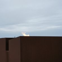 四島のかけ橋下にある「祈りの火」