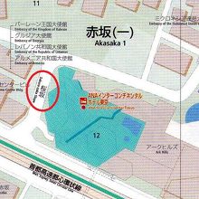 地図上では、全日空ホテルの北側に、桜坂の記載があります。