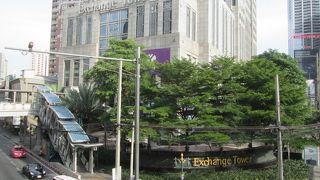 エクスチェンジタワーの北と南