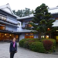 立派な玄関の外観。