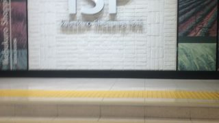 東口直結のスポット