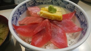 観光客向に感じる海鮮丼