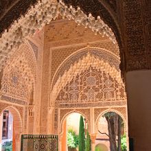 テラスから眺める中庭