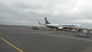 パリ郊外の空港