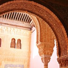 イスラム装飾のアーチ