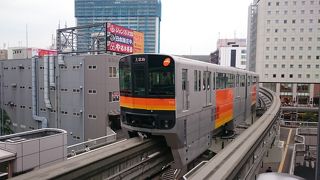 多摩丘陵の大きな起伏を克服するモノレール