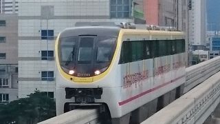 大邸で便利な移動手段。日立製のモノレールも開業。