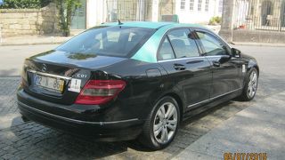 駅やバスターミナルに待機をしています。