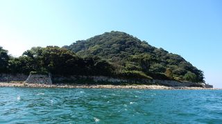 海から見る萩城本丸の石垣に満足