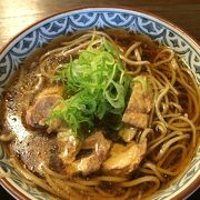 座敷で食べる冷たい蕎麦