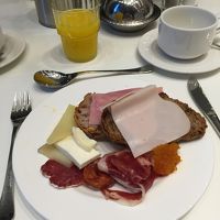 生ハムもチーズもおいしい