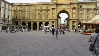 フィレンツェっぽくない広場