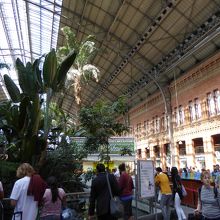 AVEやセルカニアスの改札側から向う場合、このまま真っすぐ