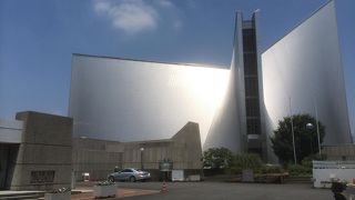 目白通りに面している