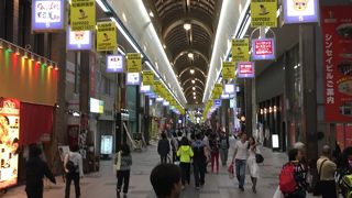 海外の観光客向けのアーケード街って感じですね