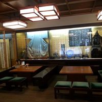 本館の 「御宿本陣」のロビー、老舗旅館の風情