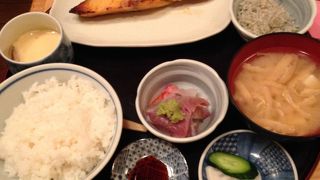 【平日ランチ】舞浜＠烏森水澤ビル1F【各種魚定食 1000円】