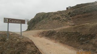 丘の上にあった要塞です。