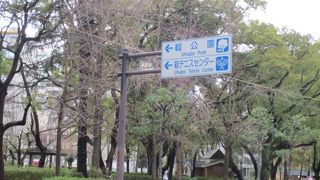 都会にアンツーカーコート