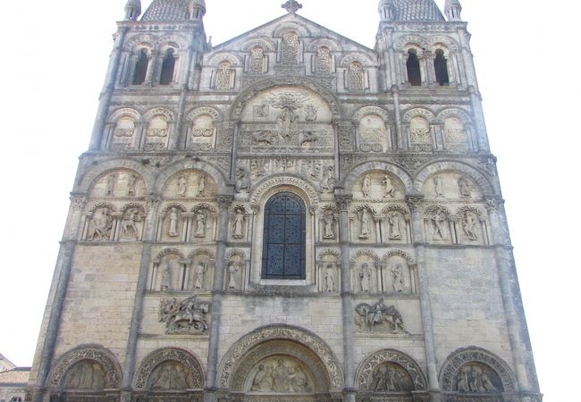 サン ピエール大聖堂