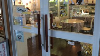 駅舎内にある観光案内