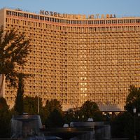 夕暮れのウズベキスタンホテル