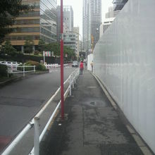 榎坂の北側は、現在、再開発の工事の最中です。