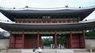 駅からチョット歩きます