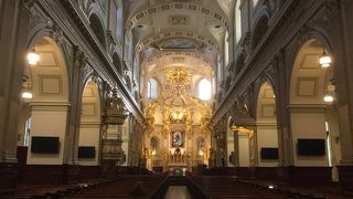 美しい黄金の祭壇