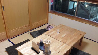 二階は50分あたり一部屋315円で利用出来ます