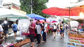 日曜日にチェンマイ滞在ならぜひ足を運んでみて！