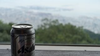 神戸の街を見下ろしながらカフェタイム。