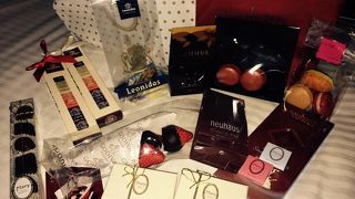 日本人の店員さんがいました