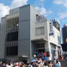 台東区側に水上バスの乗り場があります