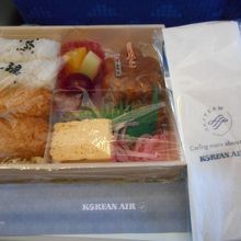 シンプルな軽食　なぜかもみじまんじゅう