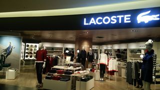 ワニのロゴで有名