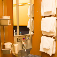 洗面台はお湯も出ます。