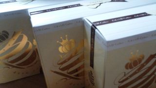 行列のお菓子が集まるデパ地下