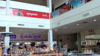 スーパーでお土産も水も！思いがけない物も売っているかも