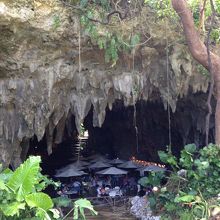 まさに洞窟のなかです。