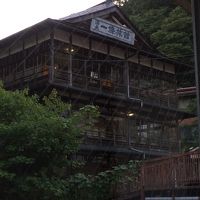 隣の一條旅館です。ノスタルジック。