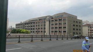 上海で戦争と言えば抗日戦争しか無いと言いきっています。