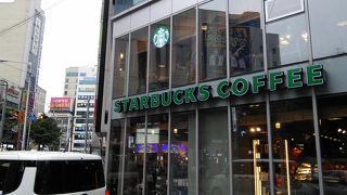 スターバックスコーヒー西面中央店でございます