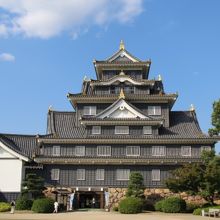 本殿から見た天守閣