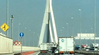 ベイブリッジのとなり