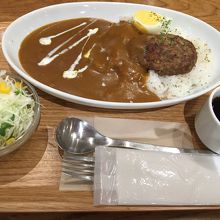 ハンバーグカレー