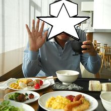 ２階の朝食です