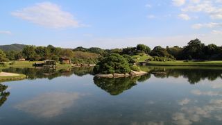 岡山後楽園内の最大の池