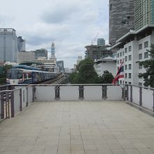 ラチャダムリ駅 (BTS)