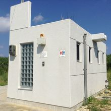 近くに綺麗な公衆トイレがありました☆